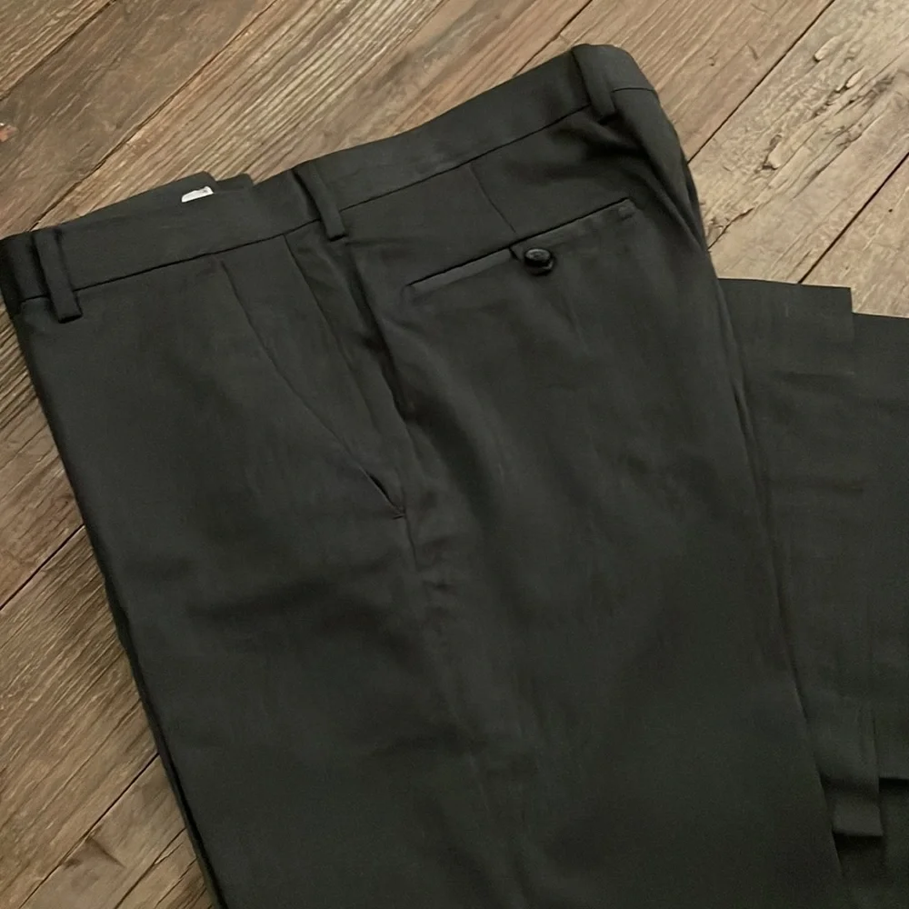 Dark grey dress slacks. Tailored slim fit, waist 34, inseam 32 - Picture 2 of 3